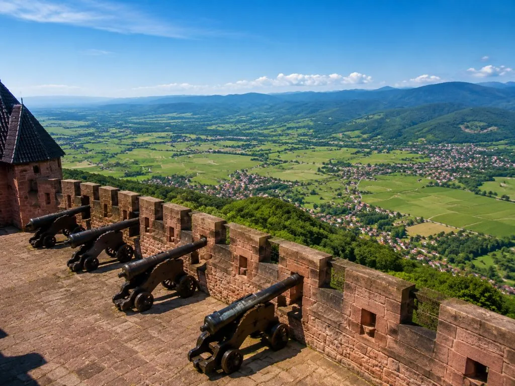 Panorama sulla pianura alsaziana dal grande bastione dell’Haut-Koenigsbourg